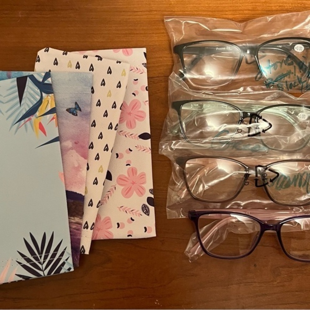Lot of Four Women’s Fashion Glasses at +0.00 Strength with Soft Cases NWOT